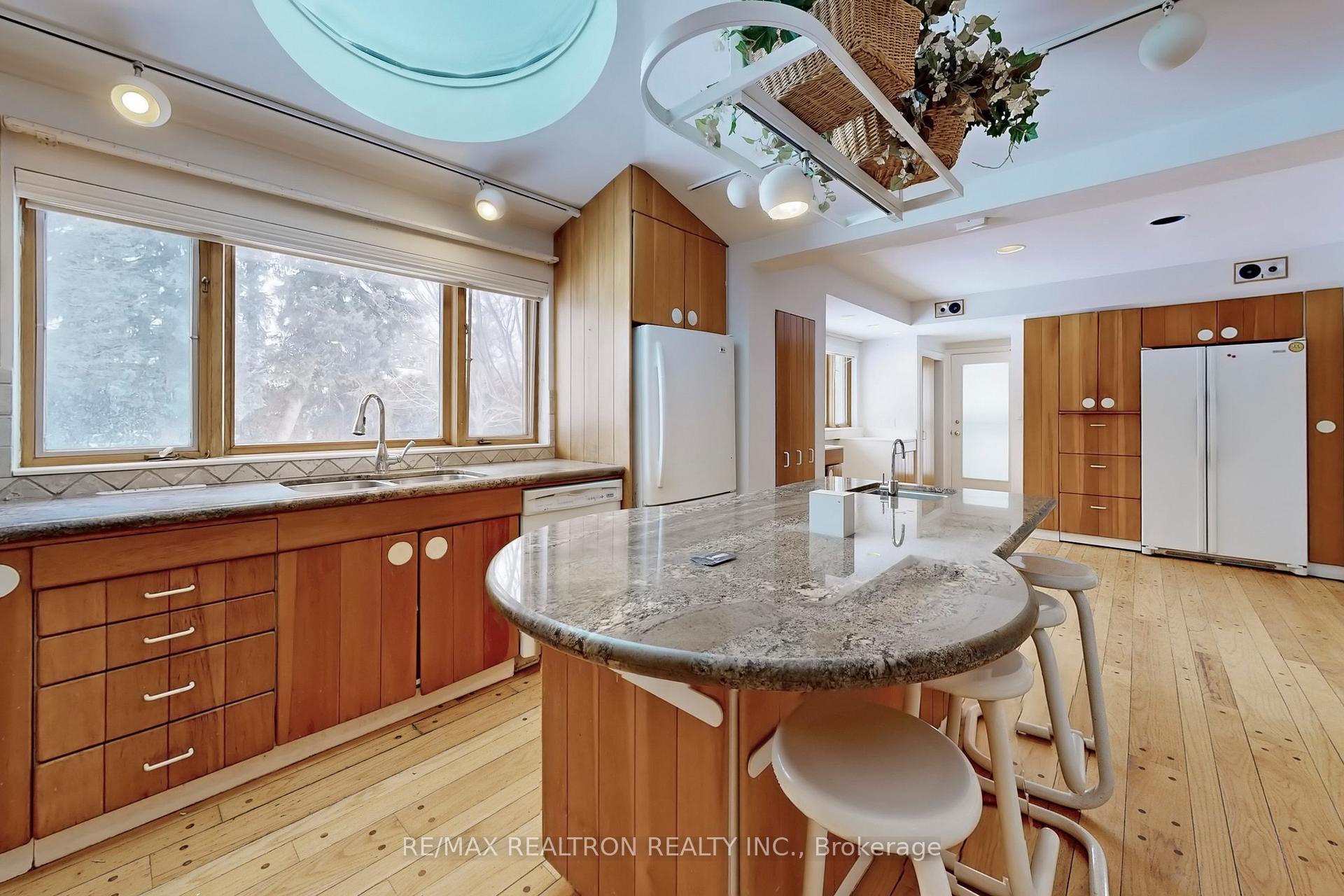Photo 44 of 10 Thornbank Road, Vaughan, Uplands — HOMEH