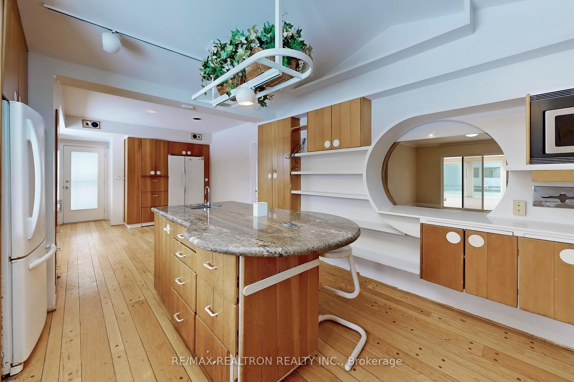 Photo 45 of 10 Thornbank Road, Vaughan, Uplands — HOMEH