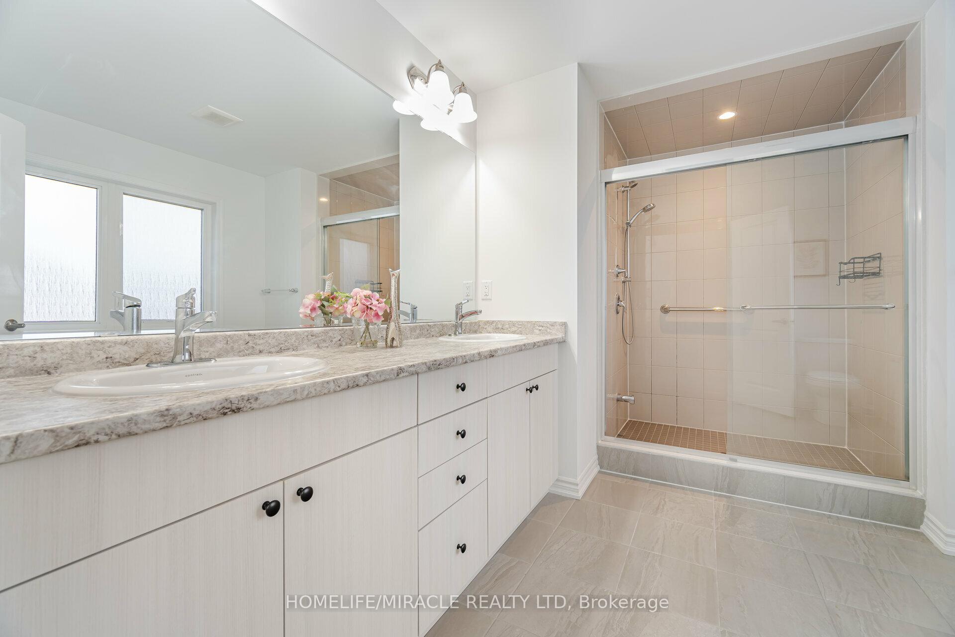 Photo 4 of 2885 Foxden Square, Pickering, Rural Pickering — HOMEH
