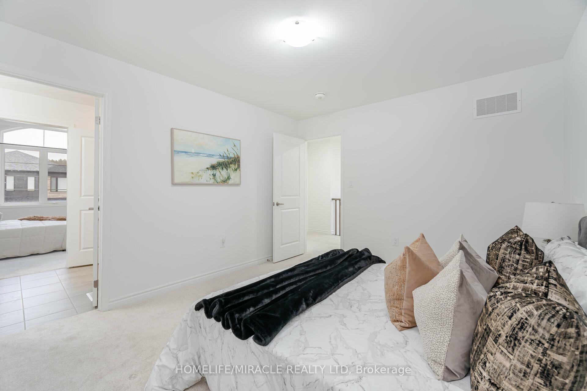 Photo 7 of 2885 Foxden Square, Pickering, Rural Pickering — HOMEH