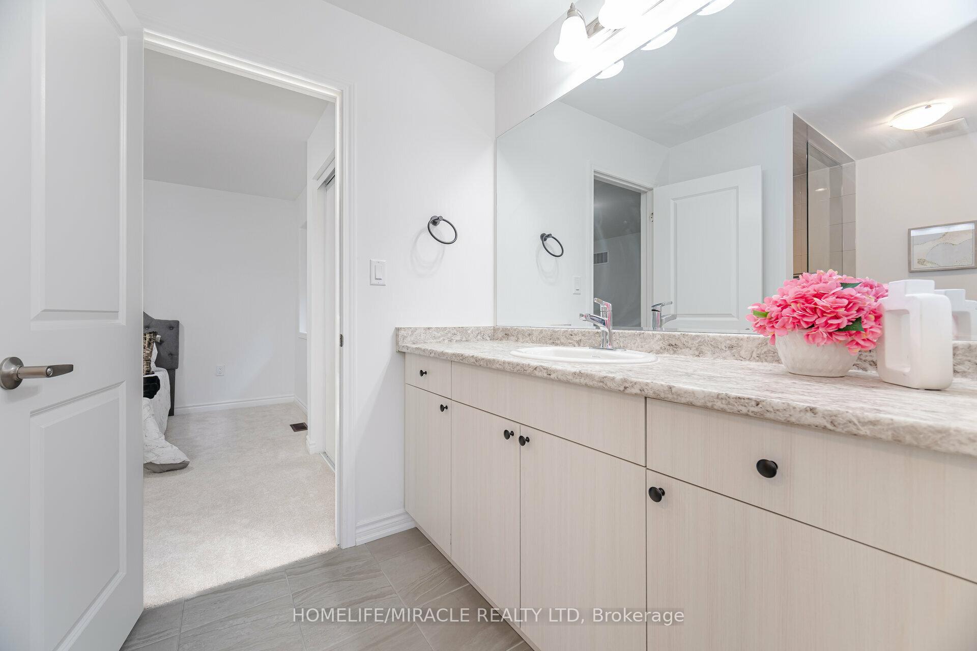 Photo 8 of 2885 Foxden Square, Pickering, Rural Pickering — HOMEH