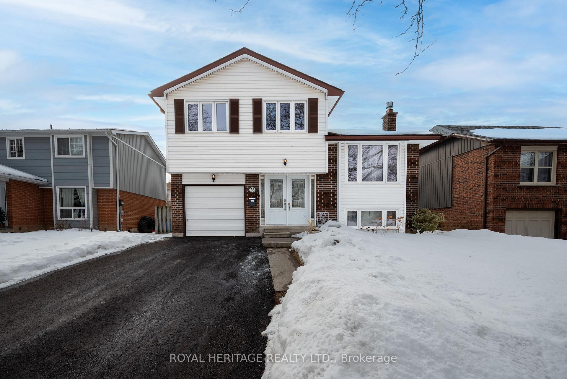 Front of 28 Renfield Crescent