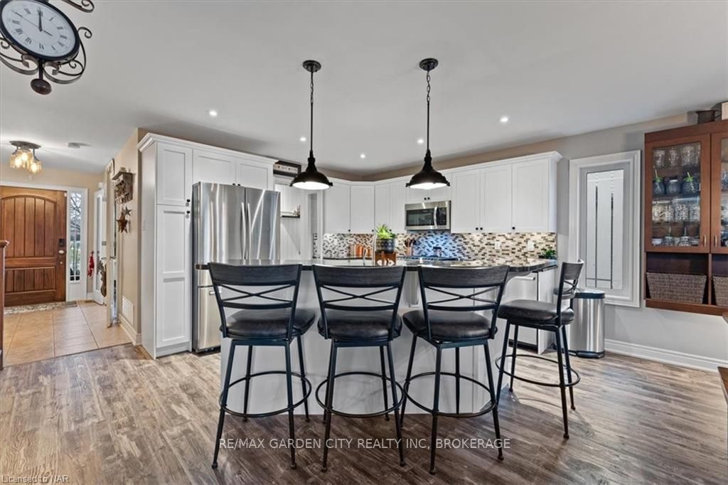 Photo 8 of 218 Colbeck Drive, Welland, Coyle Creek — HOMEH