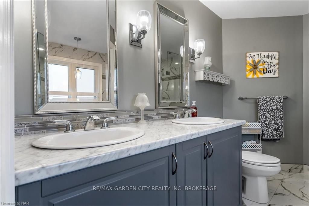 Photo 20 of 218 Colbeck Drive, Welland, Coyle Creek — HOMEH
