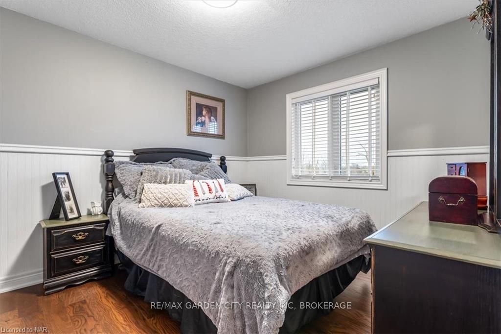 Photo 25 of 218 Colbeck Drive, Welland, Coyle Creek — HOMEH
