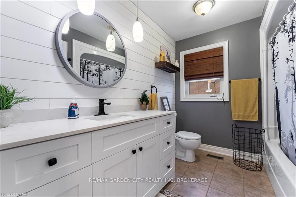 Photo 26 of 218 Colbeck Drive, Welland, Coyle Creek — HOMEH
