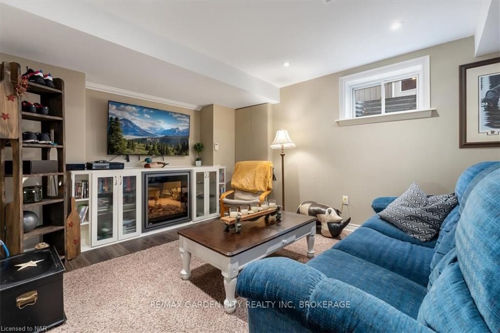 Photo 28 of 218 Colbeck Drive, Welland, Coyle Creek — HOMEH