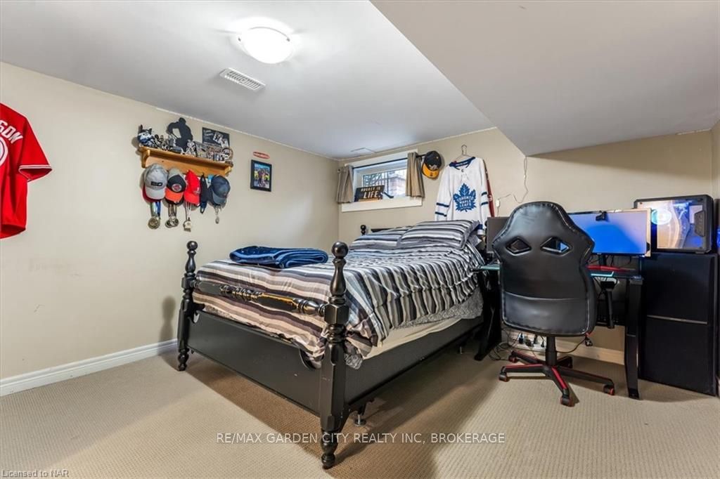 Photo 29 of 218 Colbeck Drive, Welland, Coyle Creek — HOMEH