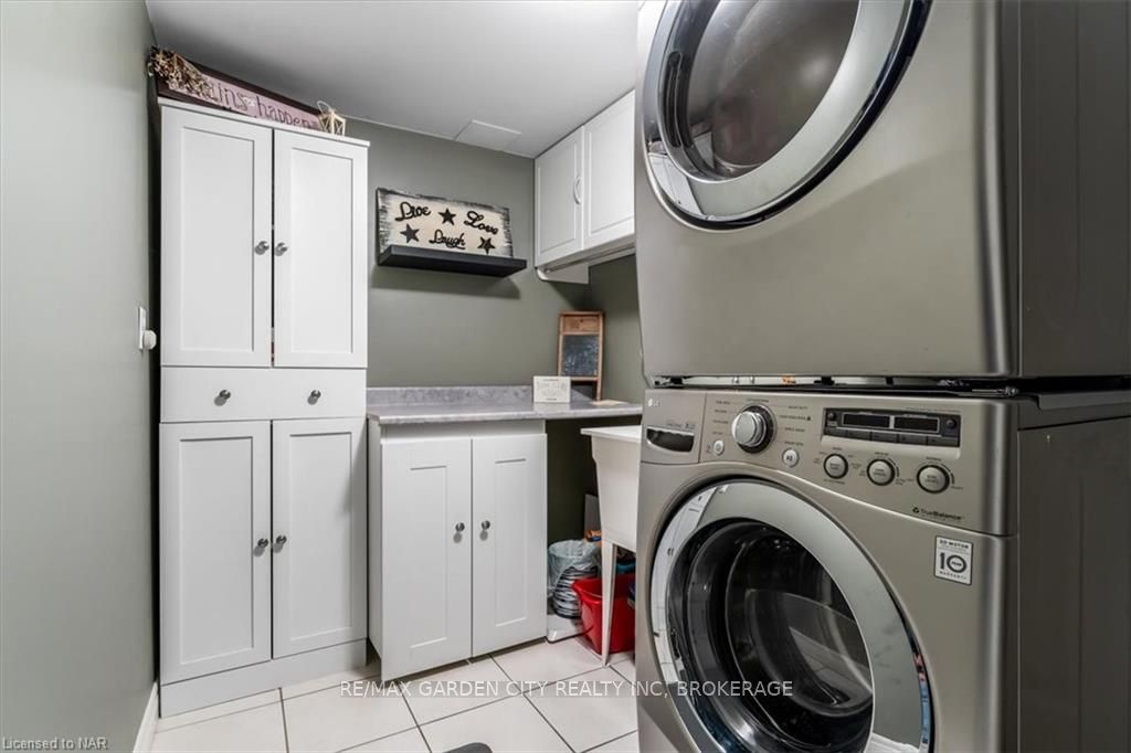 Photo 31 of 218 Colbeck Drive, Welland, Coyle Creek — HOMEH