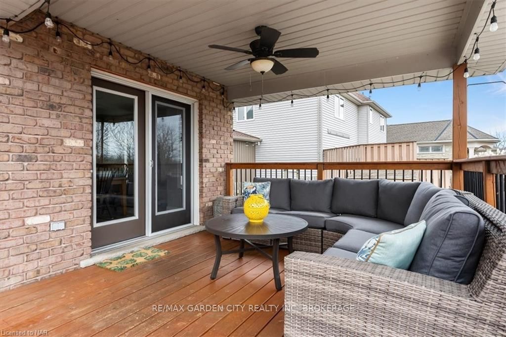 Photo 33 of 218 Colbeck Drive, Welland, Coyle Creek — HOMEH