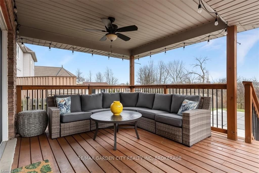 Photo 34 of 218 Colbeck Drive, Welland, Coyle Creek — HOMEH