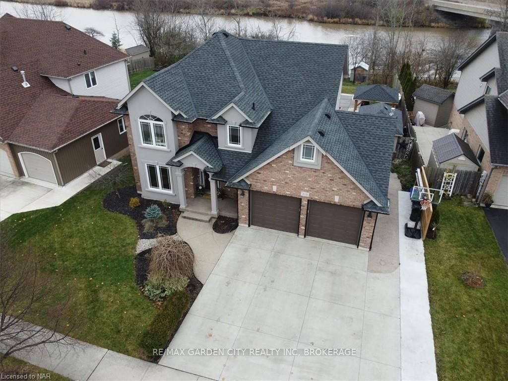 Photo 38 of 218 Colbeck Drive, Welland, Coyle Creek — HOMEH