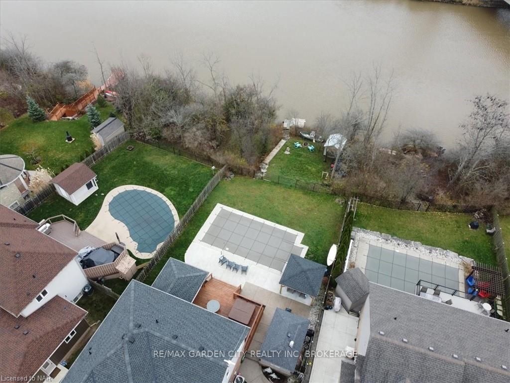 Photo 42 of 218 Colbeck Drive, Welland, Coyle Creek — HOMEH