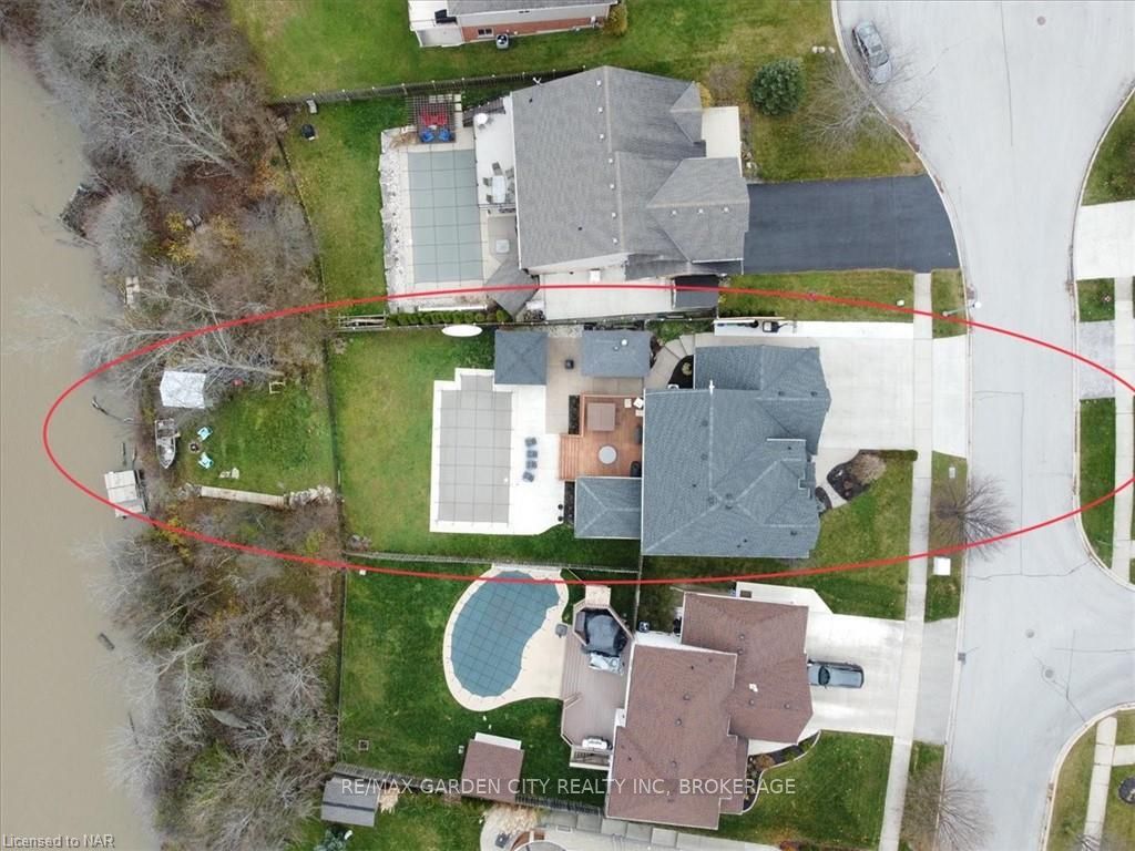 Photo 47 of 218 Colbeck Drive, Welland, Coyle Creek — HOMEH