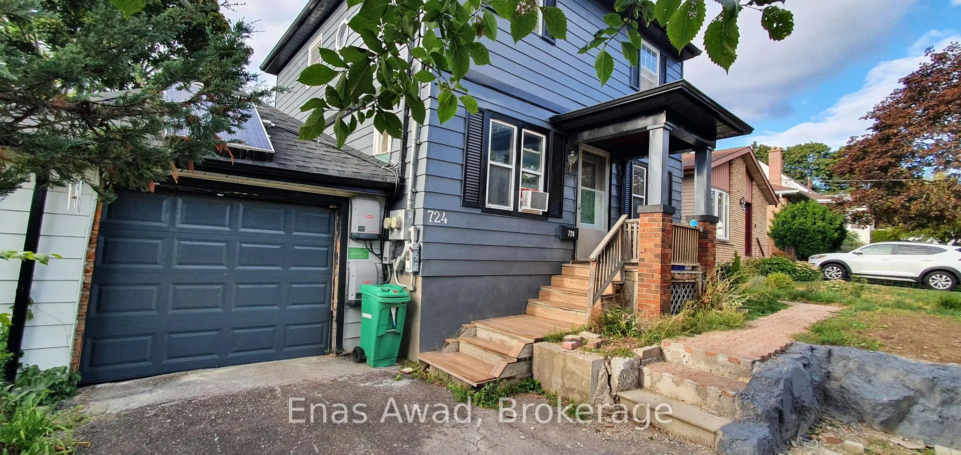 Photo 2 of 724 Third Avenue, Peterborough, Otonabee Ward 1 — HOMEH
