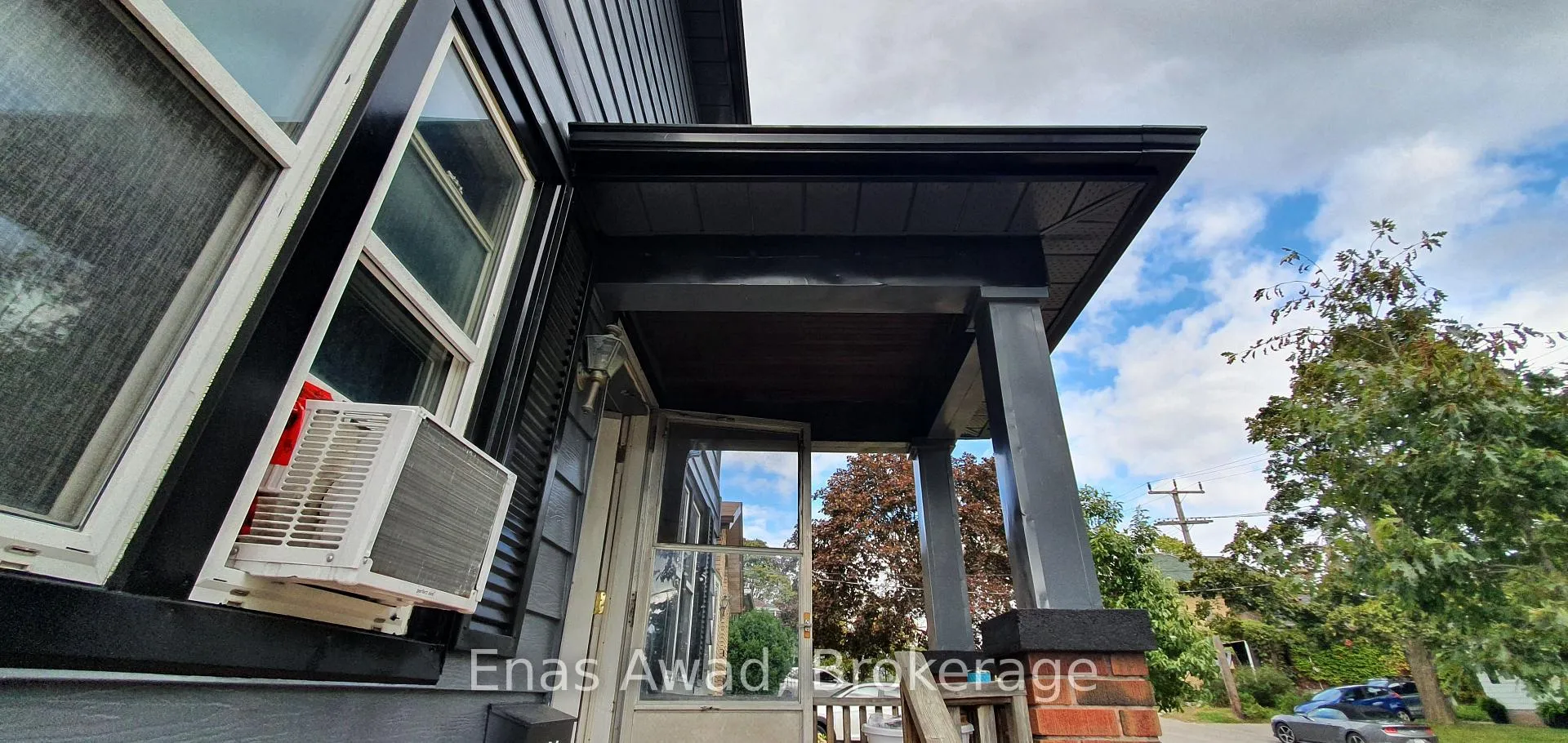 Photo 5 of 724 Third Avenue, Peterborough, Otonabee Ward 1 — HOMEH
