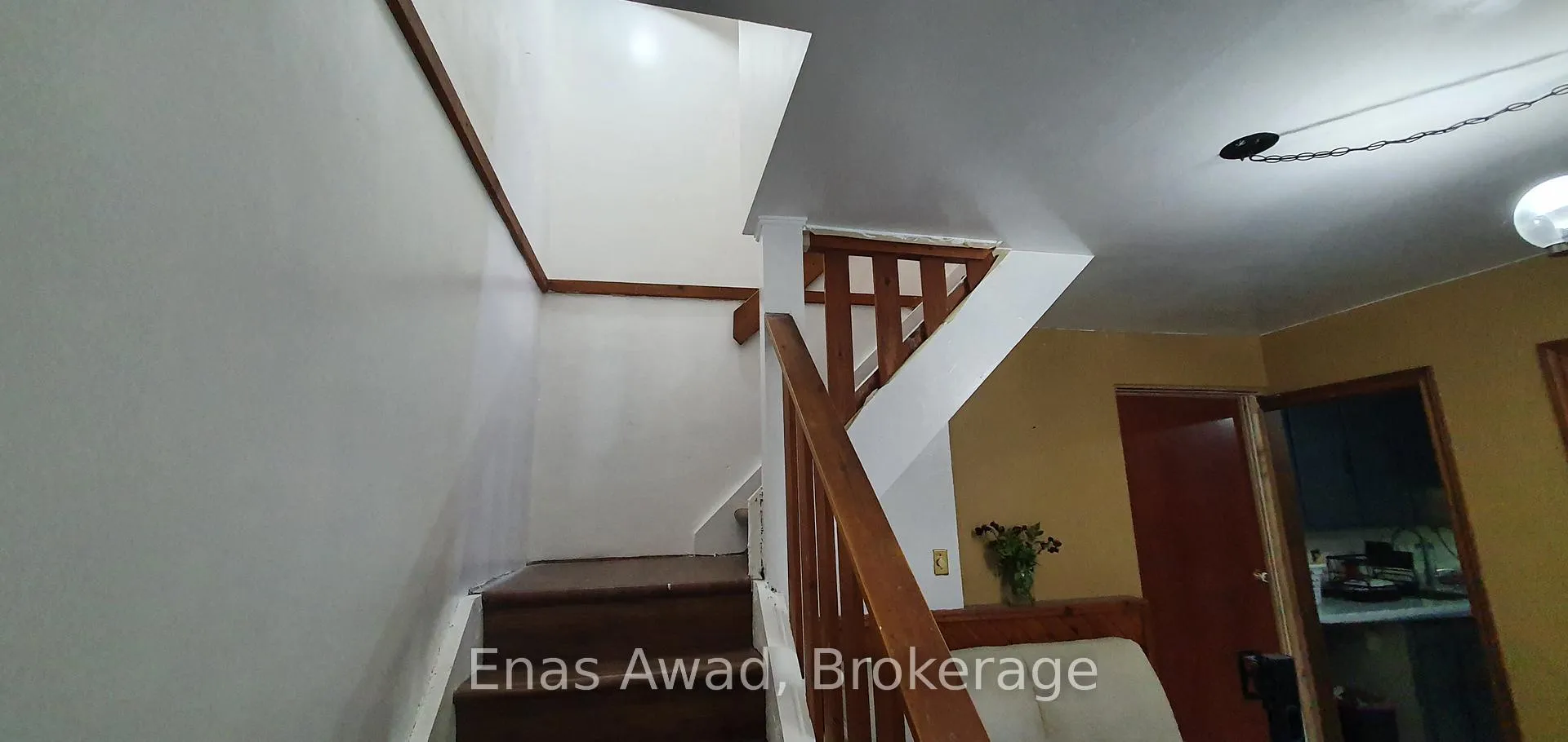Photo 20 of 724 Third Avenue, Peterborough, Otonabee Ward 1 — HOMEH