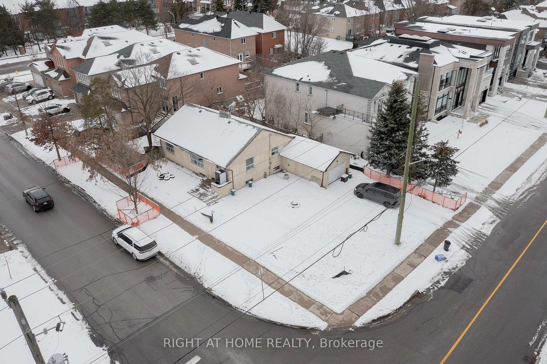Photo 5 of 193 Crestwood Road, Vaughan, Crestwood-Springfarm-Yorkhill — HOMEH
