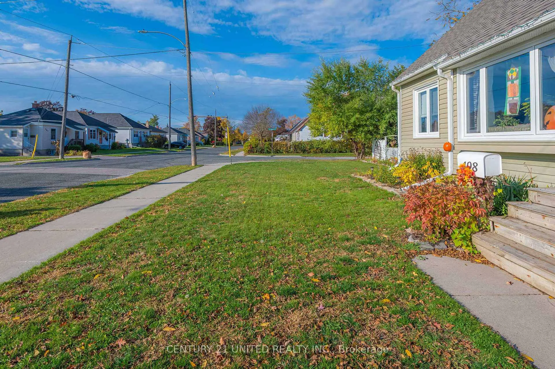 Photo 5 of 498 Howden Street, Peterborough, Otonabee Ward 1 — HOMEH