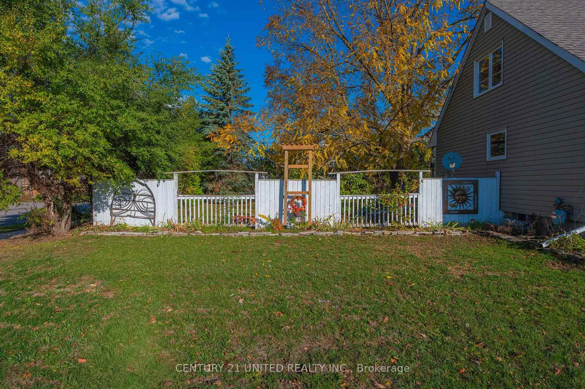 Photo 27 of 498 Howden Street, Peterborough, Otonabee Ward 1 — HOMEH