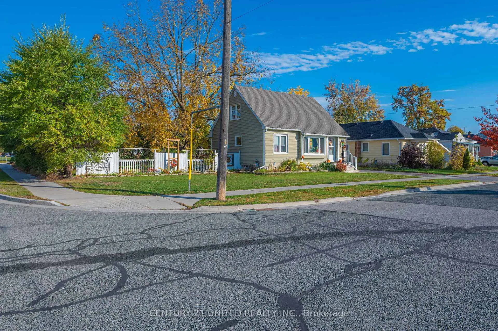 Photo 28 of 498 Howden Street, Peterborough, Otonabee Ward 1 — HOMEH