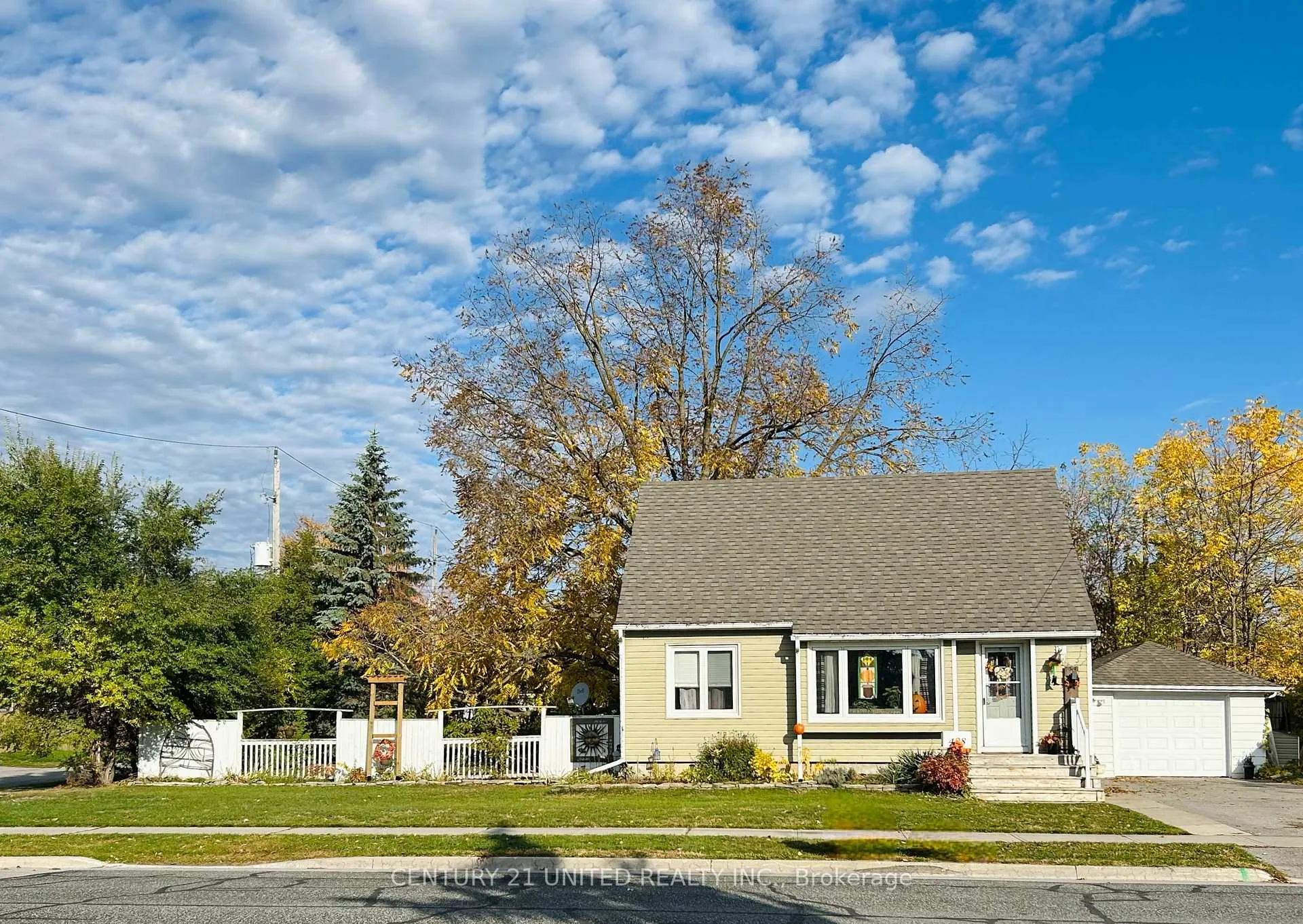 Photo 29 of 498 Howden Street, Peterborough, Otonabee Ward 1 — HOMEH