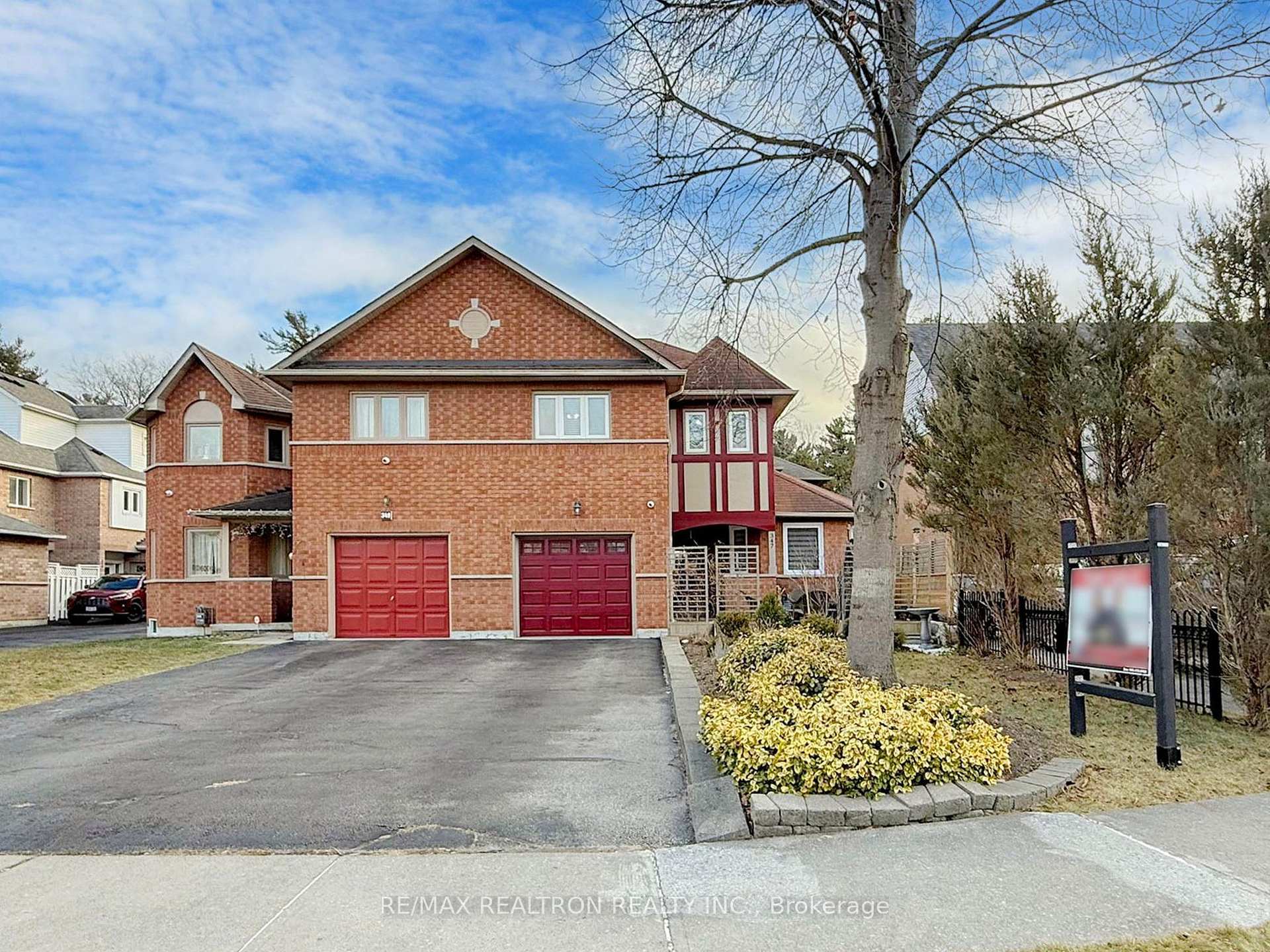 Photo 2 of 347 Chickadee Court, Pickering, Highbush — HOMEH