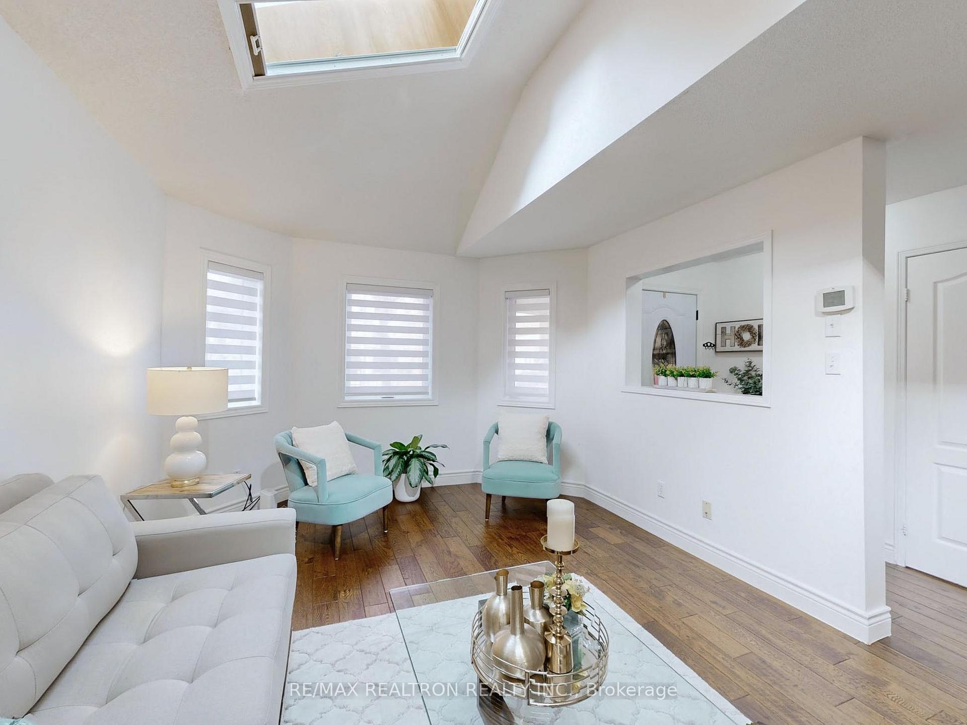 Photo 5 of 347 Chickadee Court, Pickering, Highbush — HOMEH