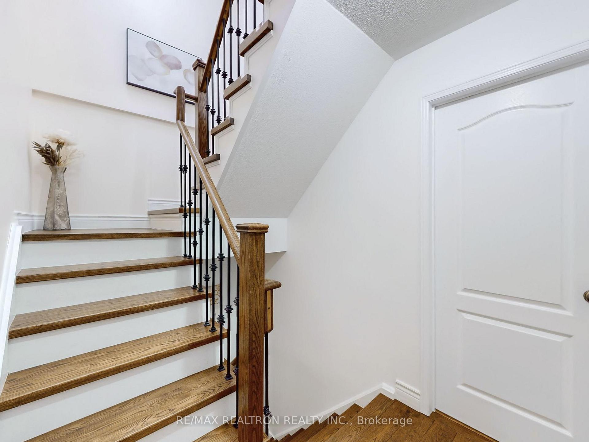 Photo 20 of 347 Chickadee Court, Pickering, Highbush — HOMEH