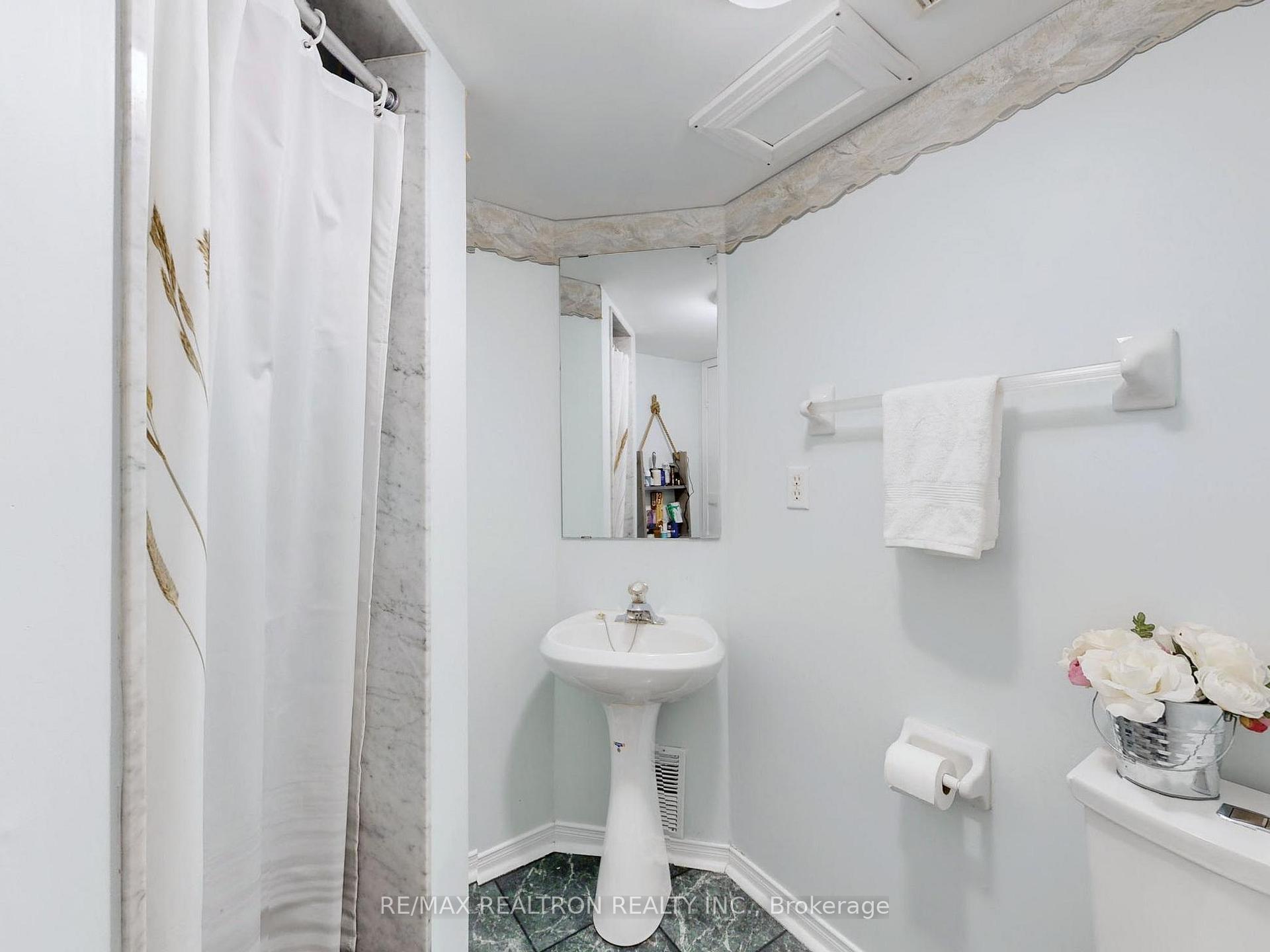 Photo 33 of 347 Chickadee Court, Pickering, Highbush — HOMEH