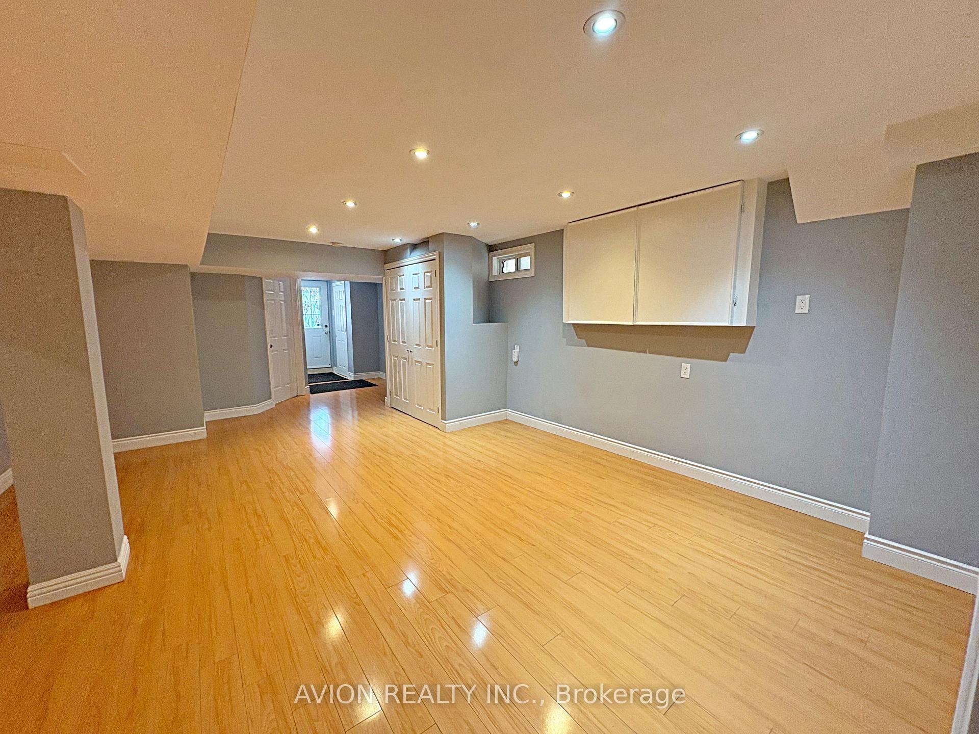 Photo 3 of Unit Lower, 91 Ridgeway Court, Vaughan, Maple — HOMEH