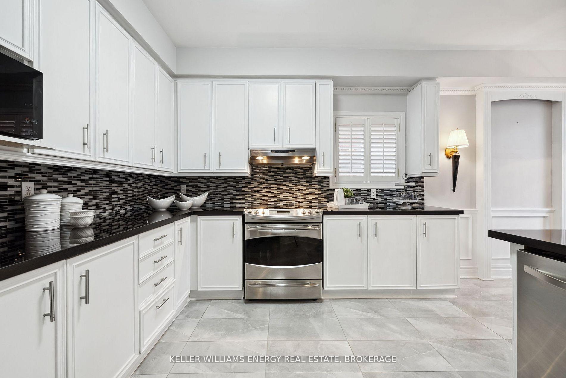 Photo 10 of 41 Underwood Drive, Whitby, Brooklin — HOMEH