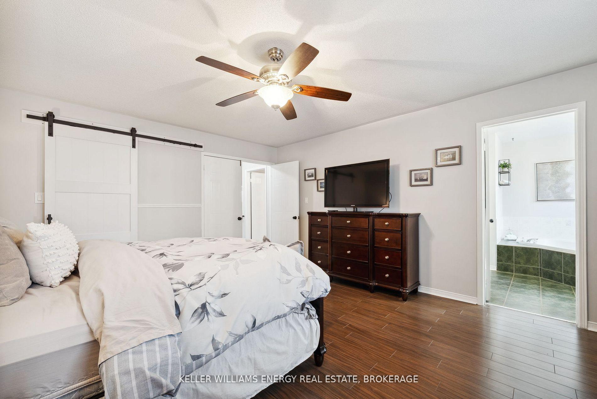 Photo 18 of 41 Underwood Drive, Whitby, Brooklin — HOMEH