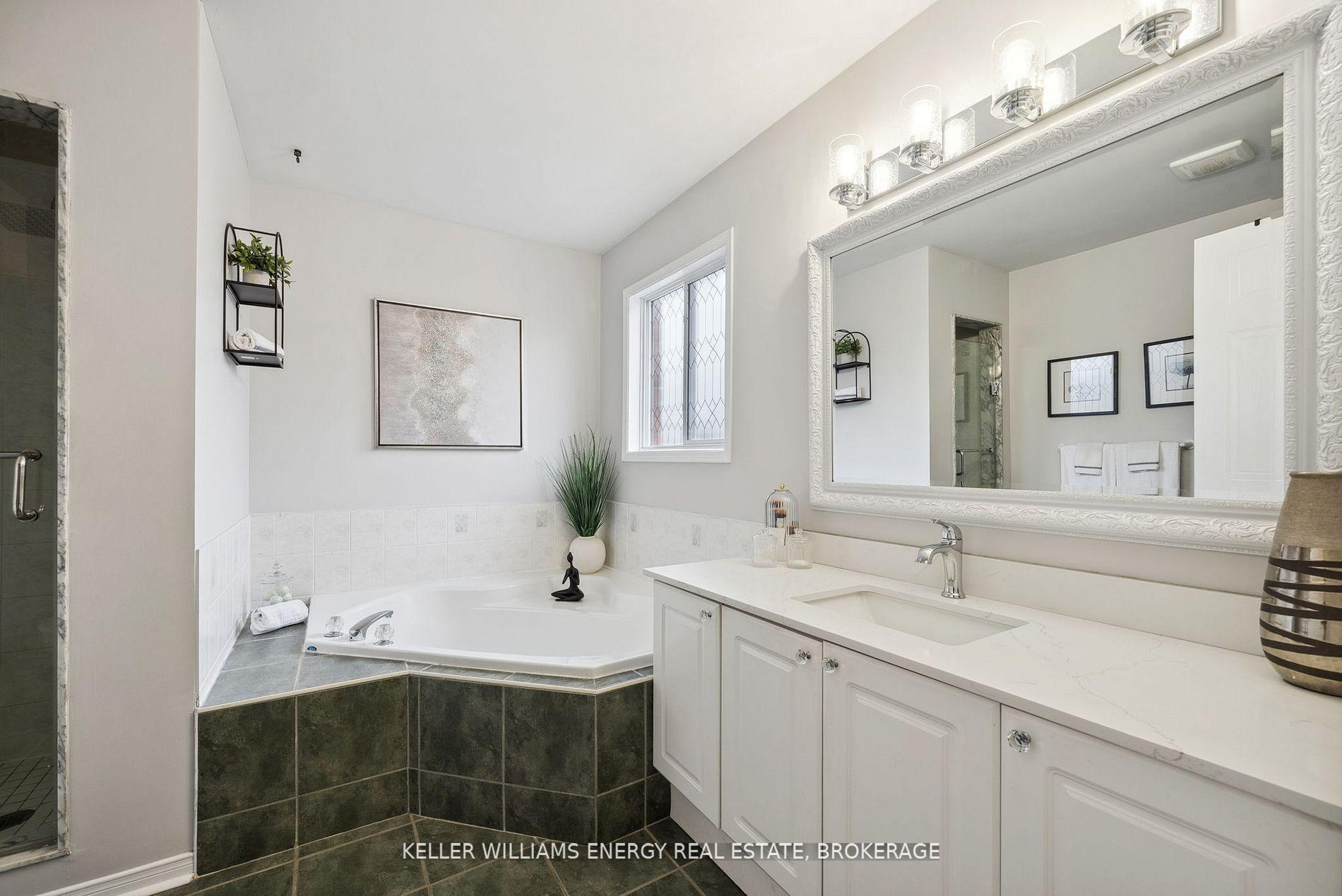 Photo 19 of 41 Underwood Drive, Whitby, Brooklin — HOMEH