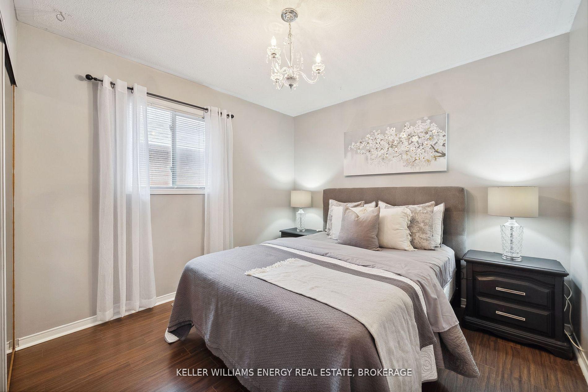 Photo 20 of 41 Underwood Drive, Whitby, Brooklin — HOMEH
