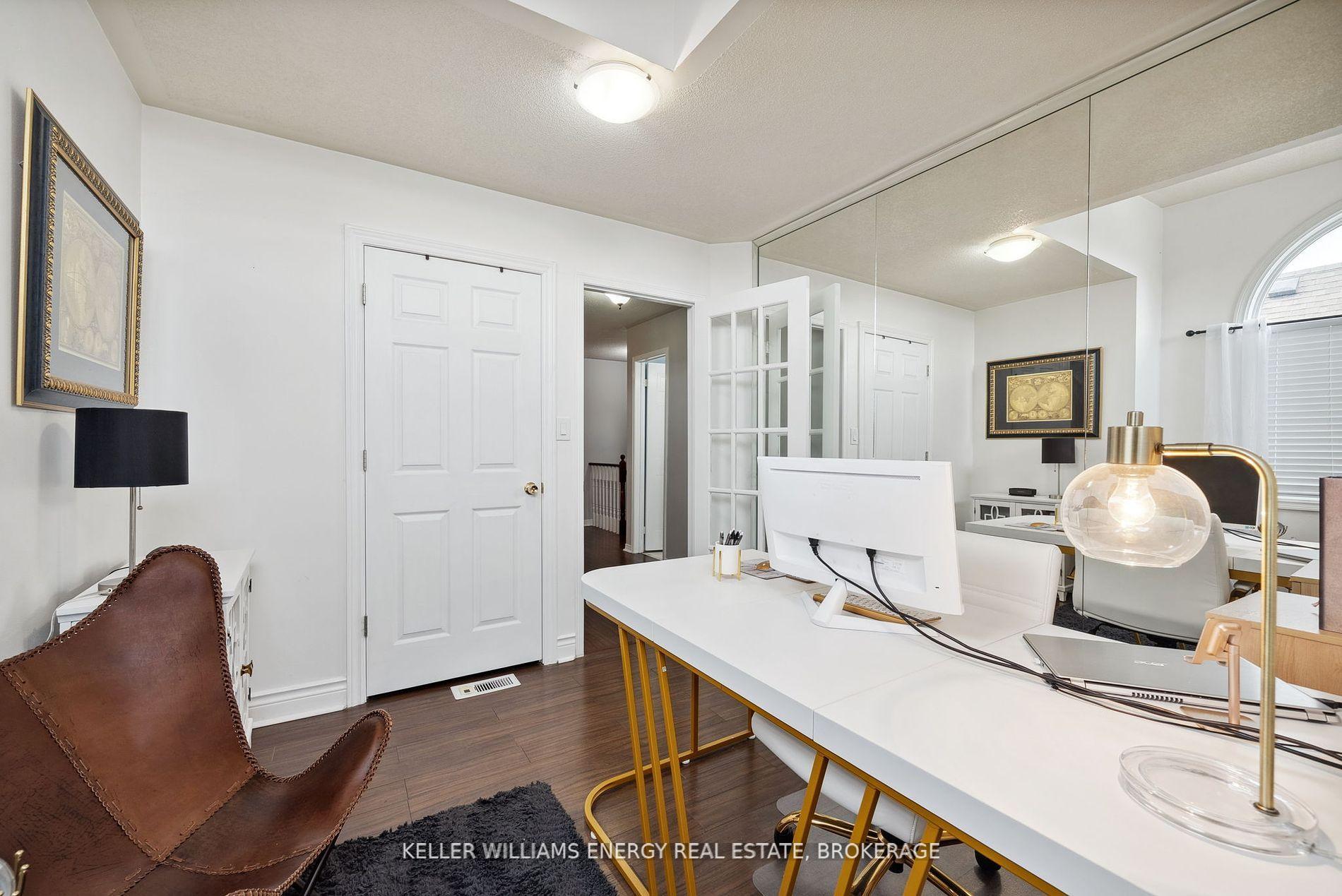 Photo 23 of 41 Underwood Drive, Whitby, Brooklin — HOMEH
