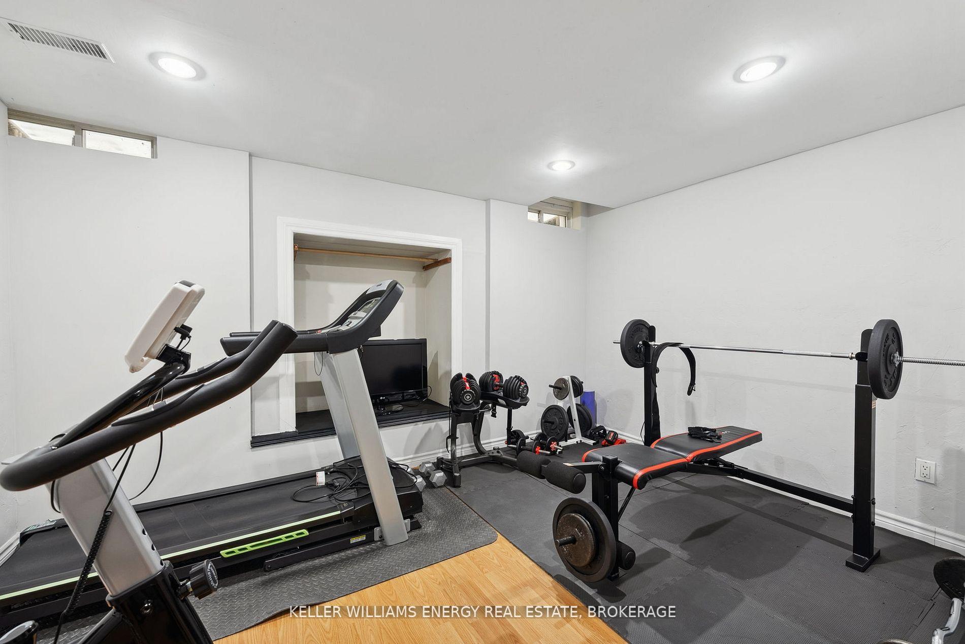 Photo 30 of 41 Underwood Drive, Whitby, Brooklin — HOMEH