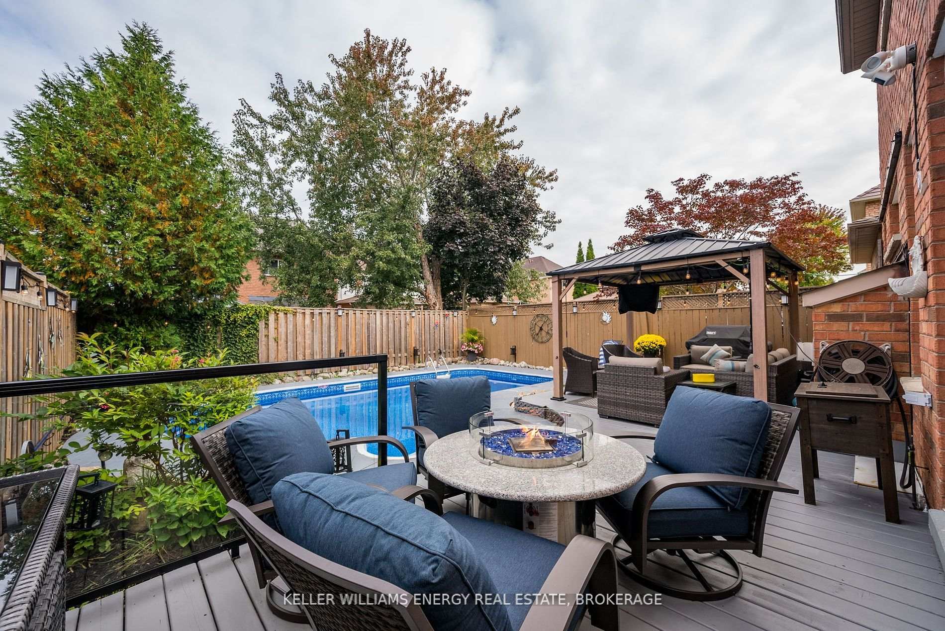 Photo 35 of 41 Underwood Drive, Whitby, Brooklin — HOMEH