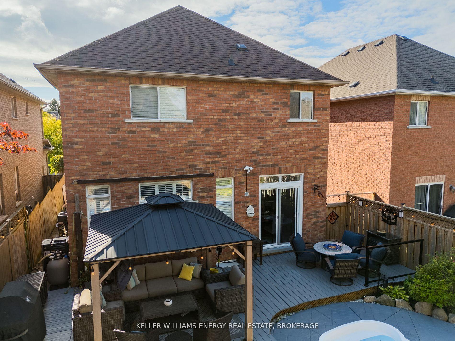 Photo 36 of 41 Underwood Drive, Whitby, Brooklin — HOMEH