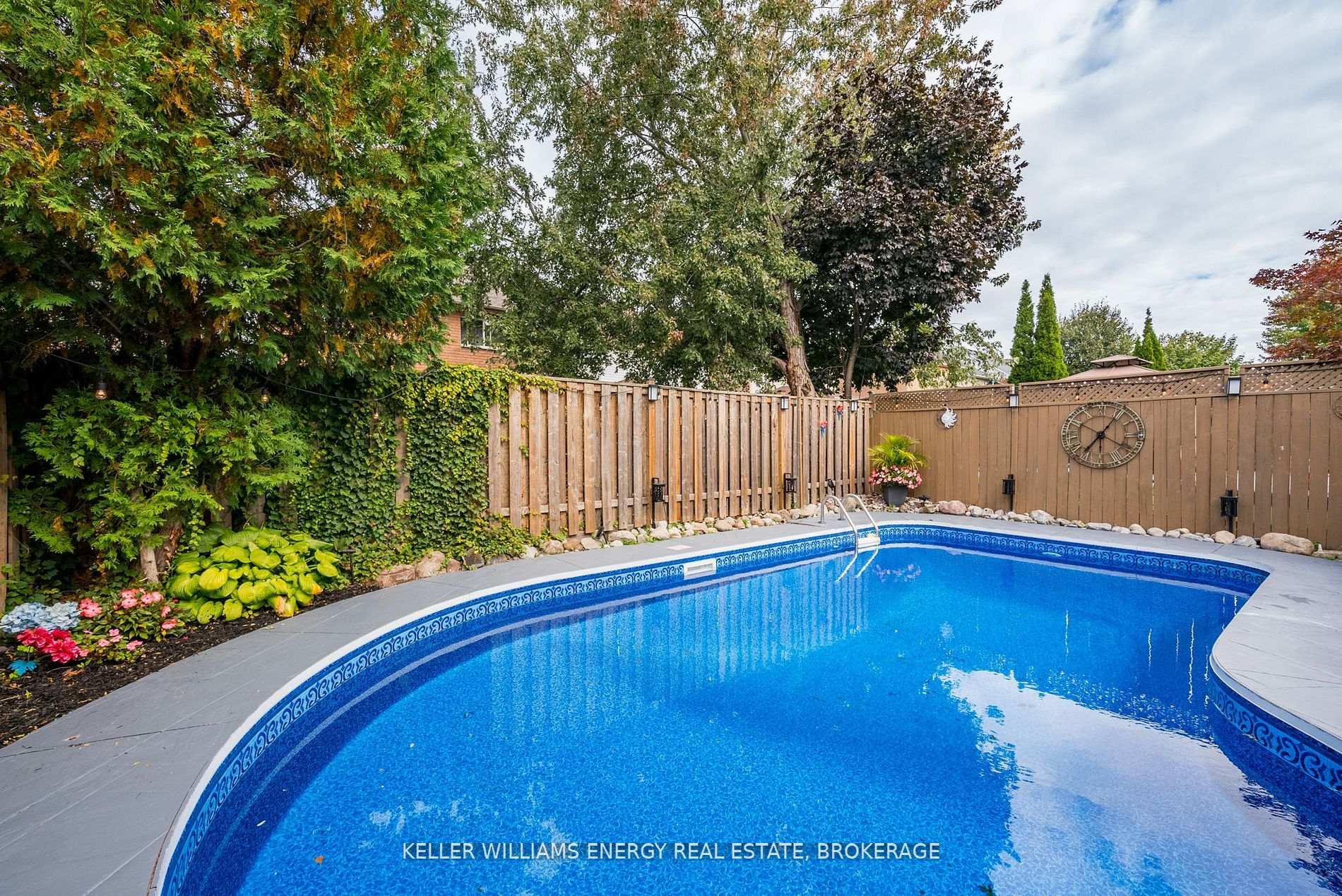 Photo 38 of 41 Underwood Drive, Whitby, Brooklin — HOMEH