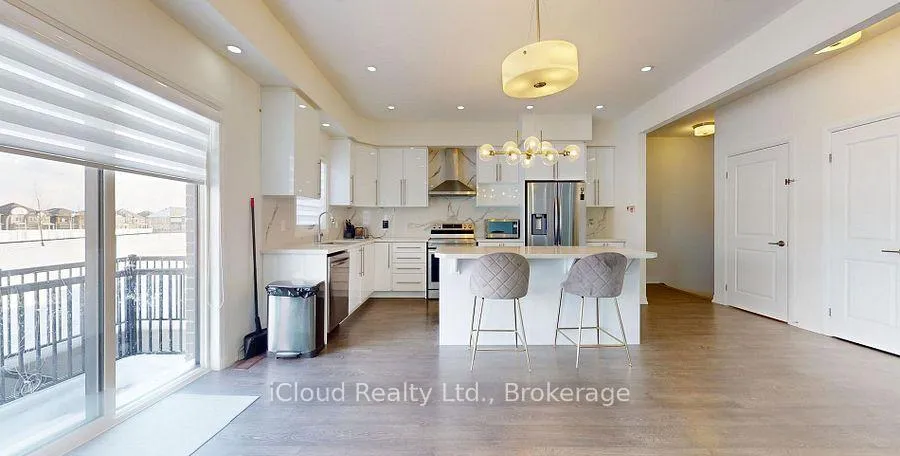 Front of Unit Upper, 11 Moriarity Drive