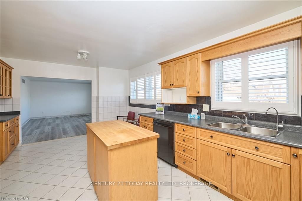 Photo 16 of 199 Thorold Road, Welland, Prince Charles — HOMEH