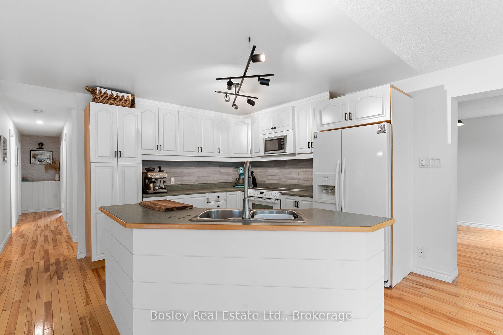 Photo 8 of 136 Maple Lane, Blue Mountains — HOMEH