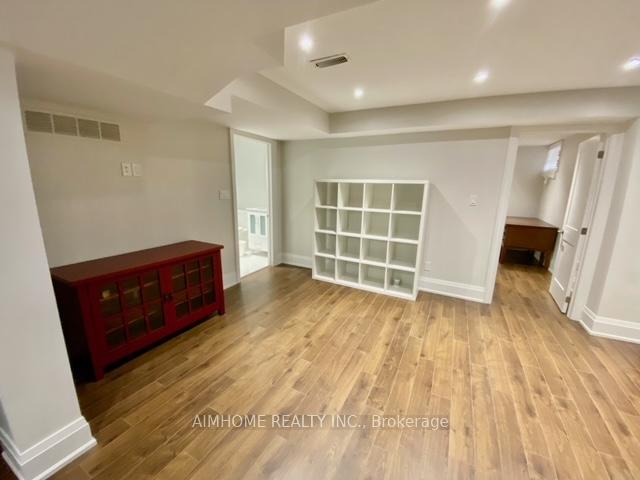 Photo 11 of 40 Tanjo Court, Vaughan, Crestwood-Springfarm-Yorkhill — HOMEH