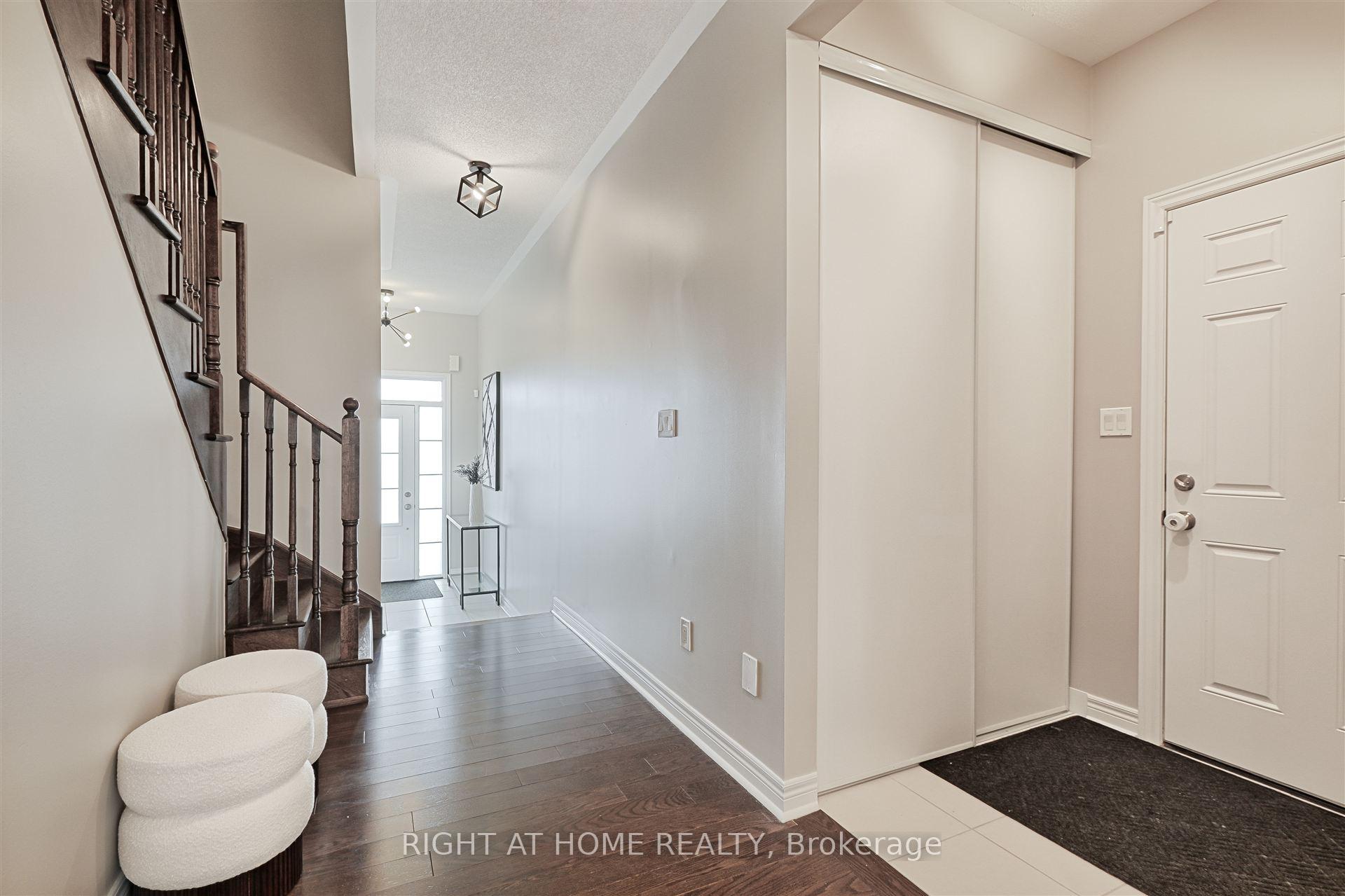 Photo 5 of 1166 Cactus Crescent, Pickering, Rural Pickering — HOMEH