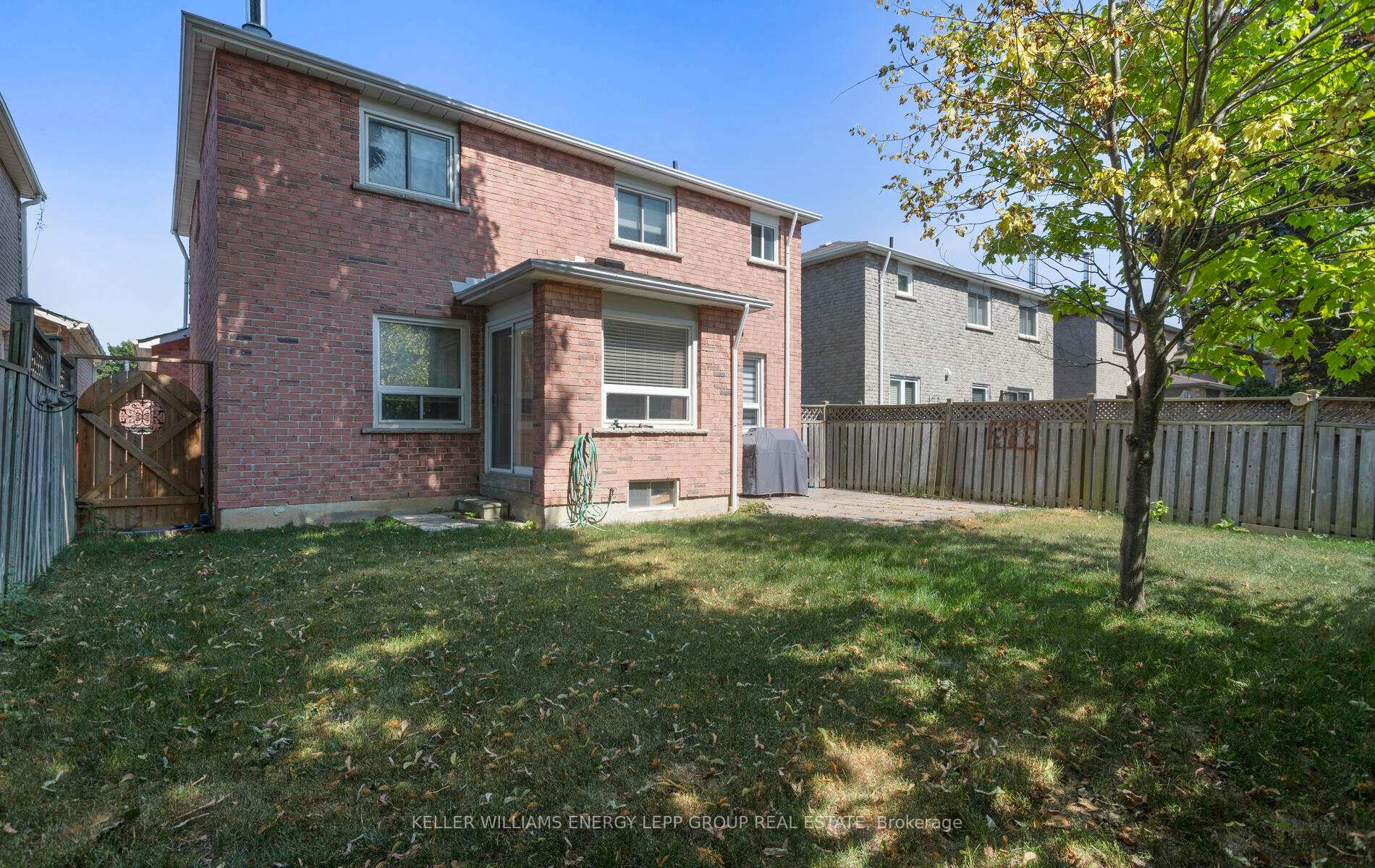 Photo 43 of 86 Large Crescent, Ajax, Central West — HOMEH