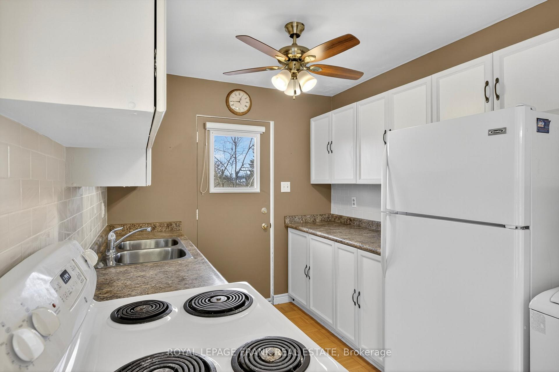 Photo 12 of 547 Crystal Drive, Peterborough, Ashburnham Ward 4 — HOMEH