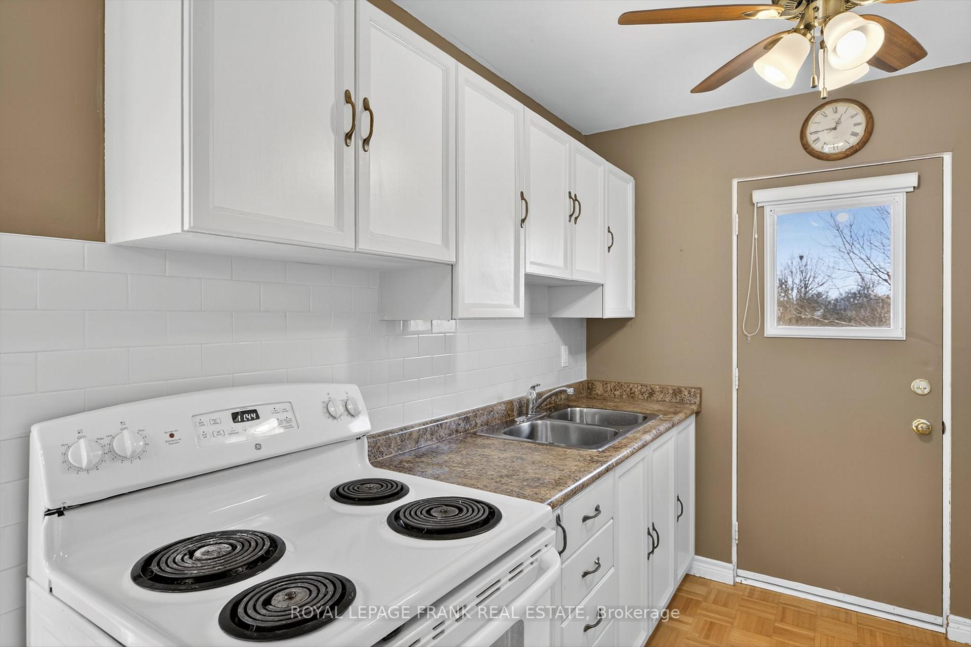 Photo 13 of 547 Crystal Drive, Peterborough, Ashburnham Ward 4 — HOMEH