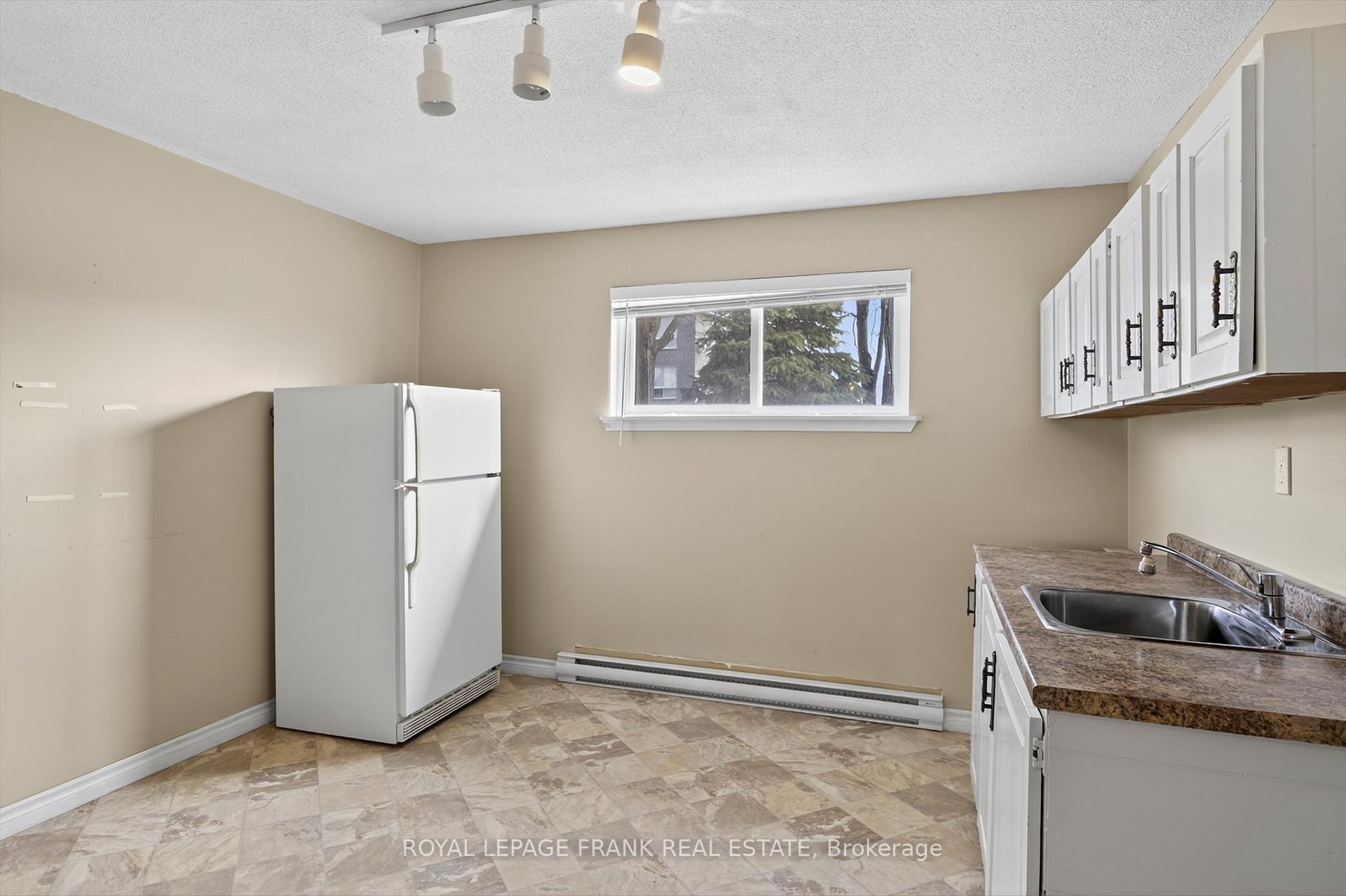 Photo 22 of 547 Crystal Drive, Peterborough, Ashburnham Ward 4 — HOMEH