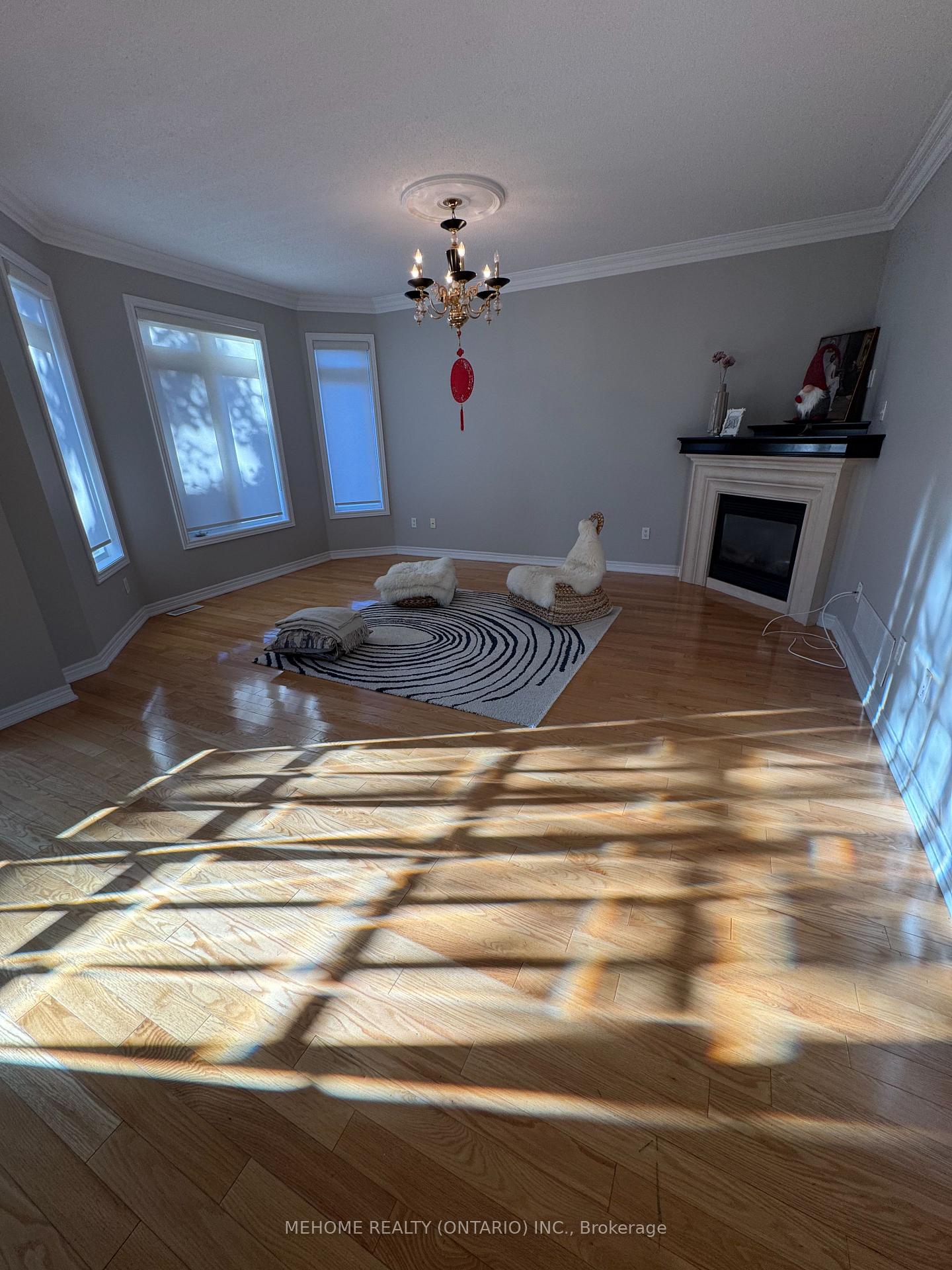 Photo 3 of 35 Jacobi Court, Vaughan, Patterson — HOMEH